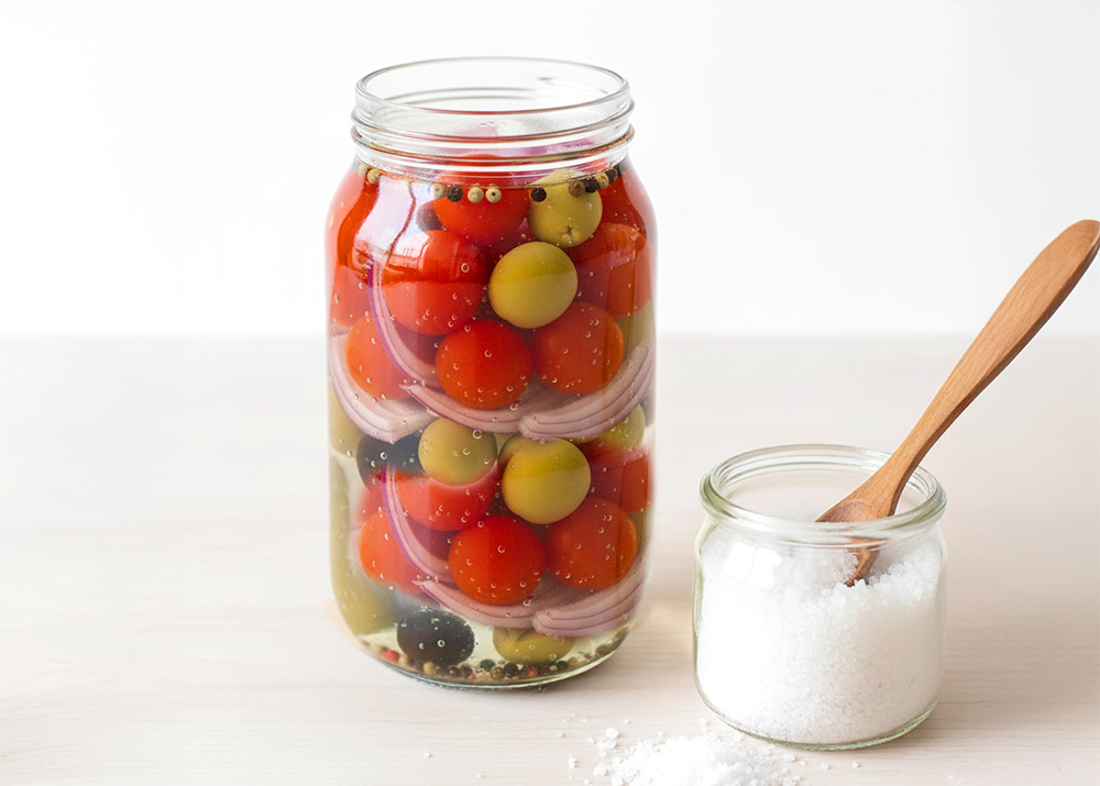 Conserva de vegetales en frasco de vidrio